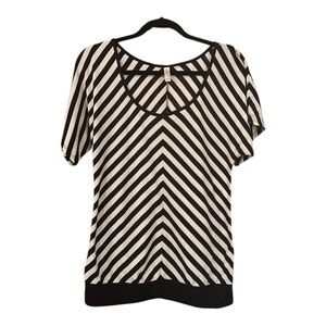 Xhilaration by Target Black & White Blouse with Short Sleeves and Graphic Design